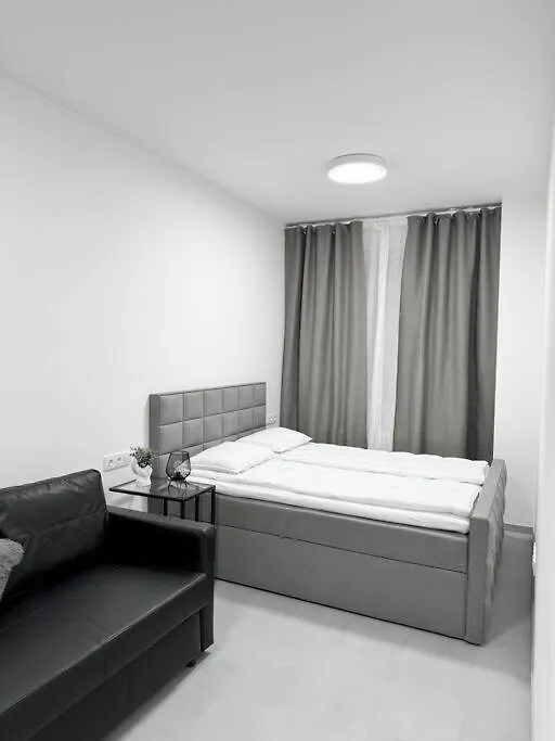 New Modern Large Apartment In New Town 3Bdr Prag 0*,