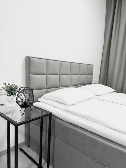 New Modern Large Apartment In New Town 3Bdr Prag Çek Cumhuriyeti